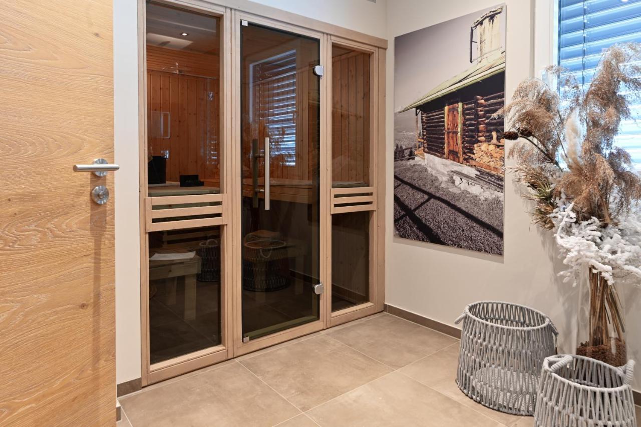 Boutique Chalets Alpi - Private Sauna & Cinema ガルミッシュ・パルテンキルヒェン エクステリア 写真