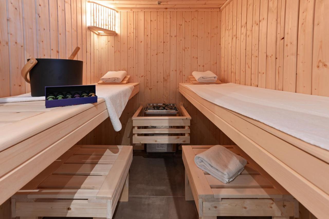 Boutique Chalets Alpi - Private Sauna & Cinema ガルミッシュ・パルテンキルヒェン エクステリア 写真