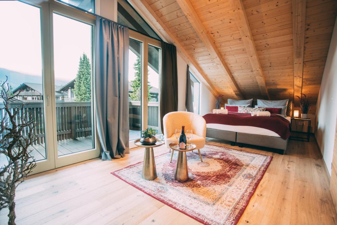 Boutique Chalets Alpi - Private Sauna & Cinema ガルミッシュ・パルテンキルヒェン エクステリア 写真